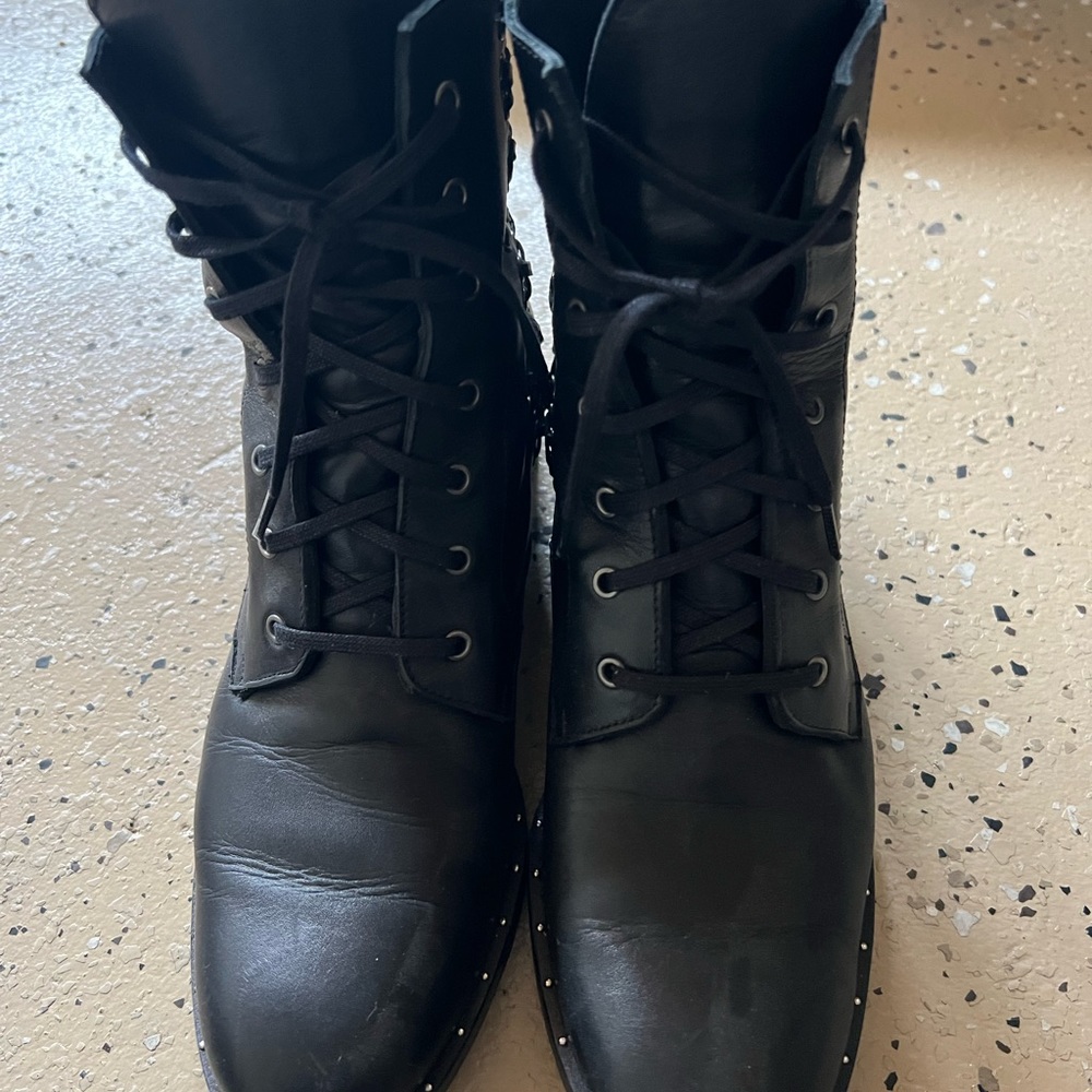 Combat boots- Freda Salvador